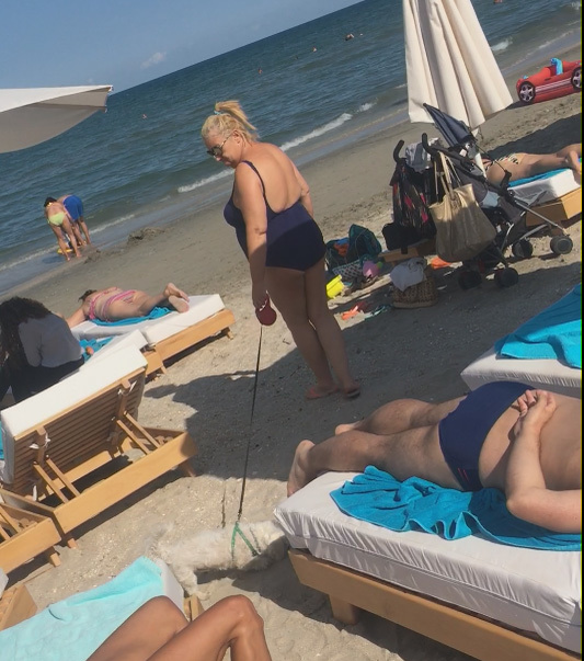 Anca Ivănescu, relaxată la mare (SURSA FOTO: CANCAN.RO)