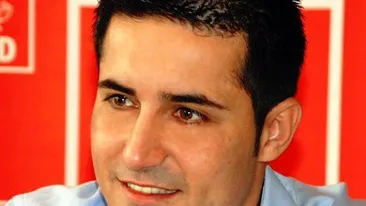 Nu doar politicienele ies in evidenta zambind! Ei sunt sexy-parlamentarii!