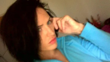 Sexy-violatoarea din Tulcea se lauda cu relatia cu femeia pe care a sarutat-o intr-un club de gay: Sunt cu t..fa asta de doi ani