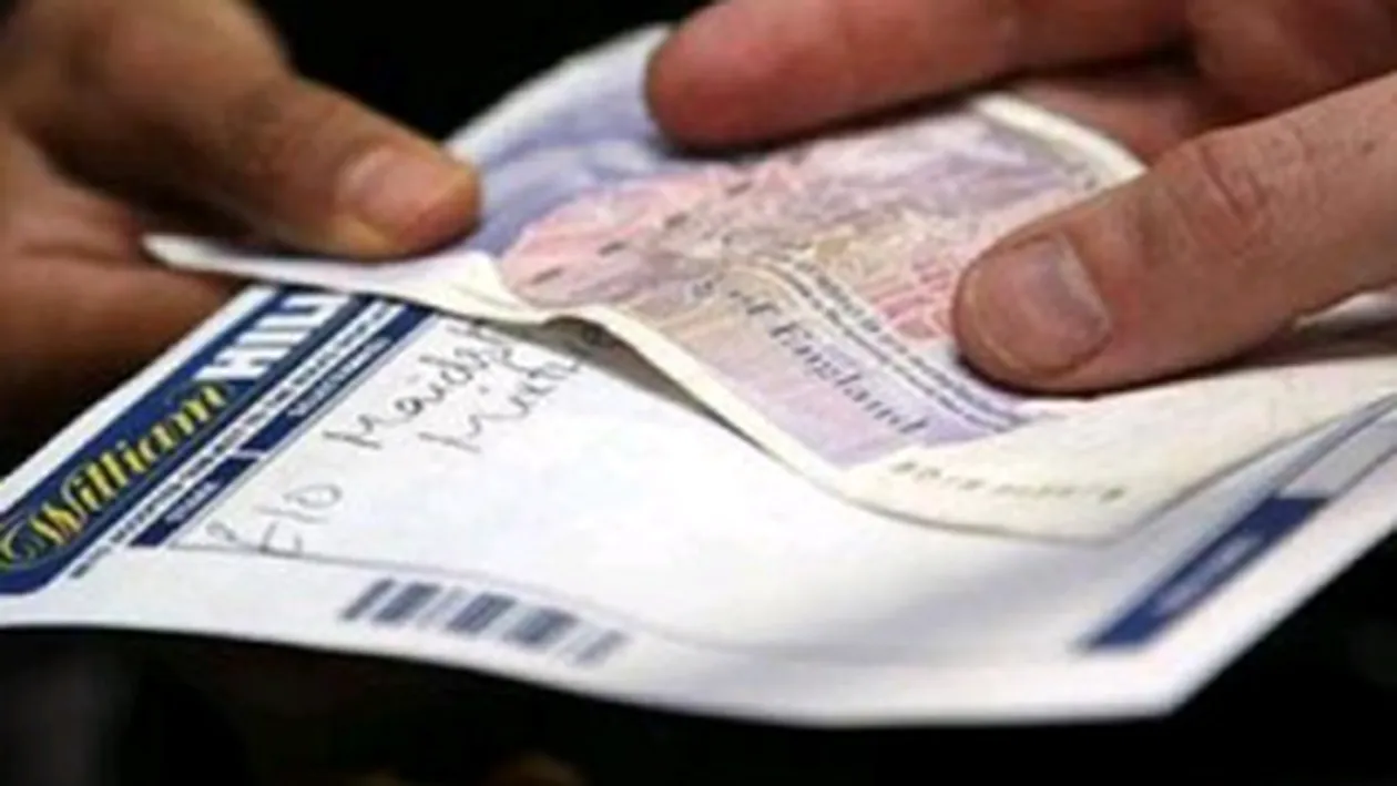 Un tanar a jefuit o casa de pariuri sportive din Capitala!