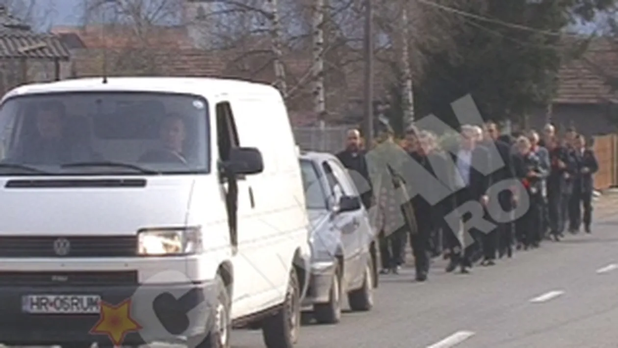 Viceprimarul din Joseni a fost inmormantat! Peste o mie de persoane au participat la funeralii