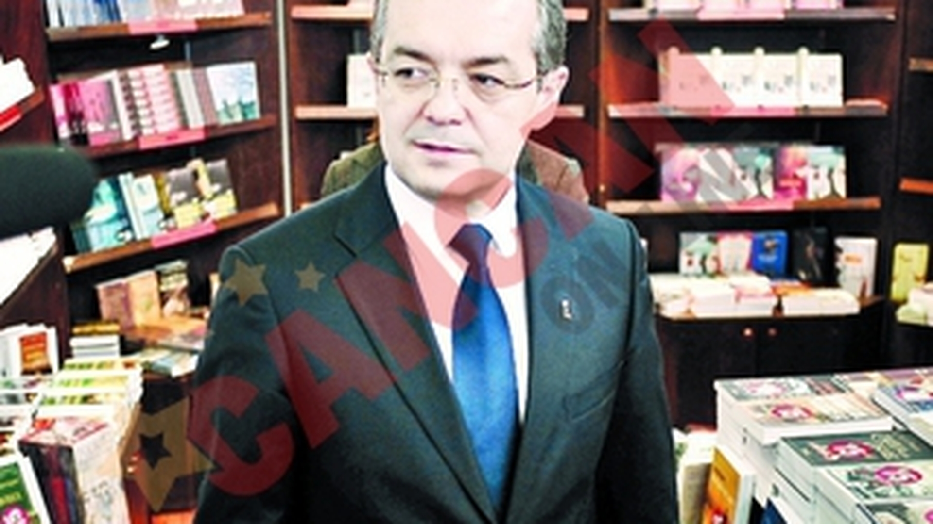 Premierul e profesor, vicele e poet