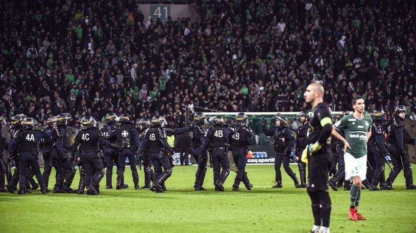 Incidente grave în derby-ul Saint-Etienne - Lyon! Rezultatele etapei şi clasamentul în Ligue 1!