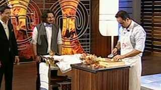 Maruta, pedepsit de juriul de la "MasterChef" sa taie ceapa! Le-a dat sa manance fasole, ciolan si slanina!