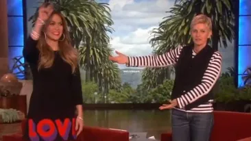 Ce e cu rochia asta hidoasa pe tine, Jennifer Lopez? Cantareata a aparut la Ellen Degeneres Show cu o tinuta de tot rasul!