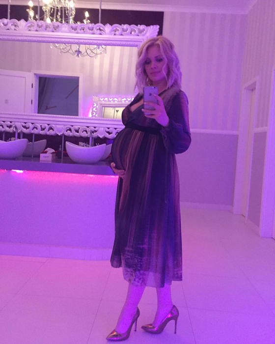 Cristina Dochianu, transformată total! Cum arată acum, după ce a născut a patra oară. Cu greu o mai recunoşti