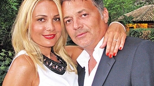 IMAGINI ÎN PREMIERĂ! Cu cine a înlocuit-o fostul soţ pe Dana Săvuică! Omul de afaceri şi-a refăcut viaţa, iar noi avem detalii