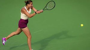 Finalista de la US Open a dat cu racheta de pământ și și-a înjurat antrenorii. „I-am concediat”. Totul s-a petrecut în fața camerelor de filmat