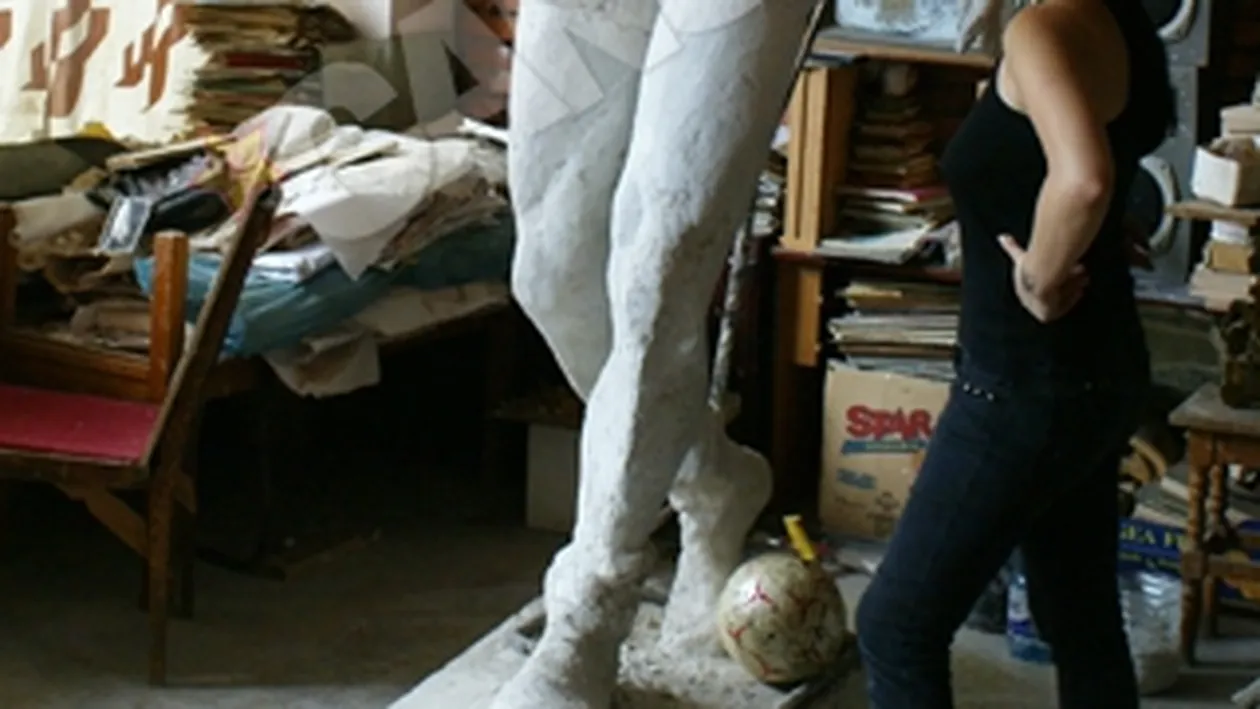 Gicu Dobrin, abandonat intr-un atelier de sculptura
