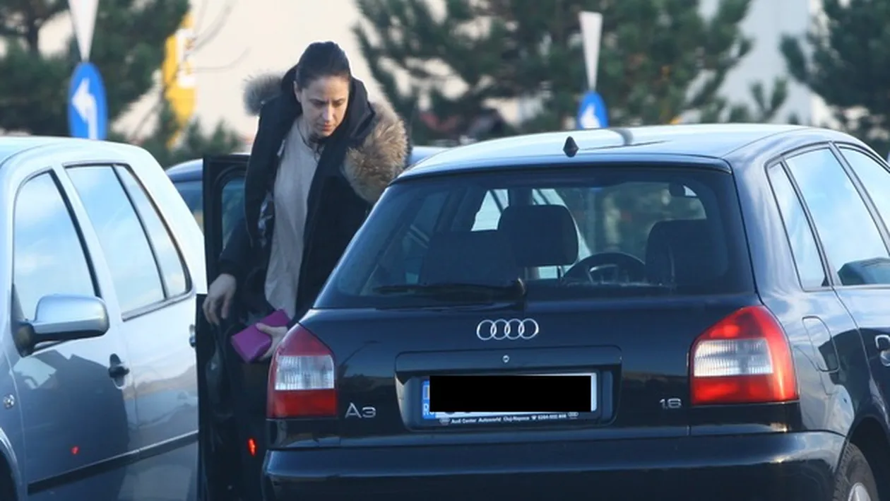 S-a despartit cu scandal de unul dintre cei mai puternici bancheri, acum e mama cu norma intreaga!