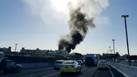 Scene de groază la Melbourne! Un avion s-a prăbuşit într-o zonă comercială