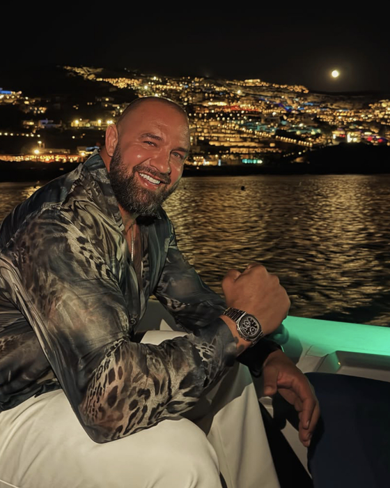 Alex Bodi nu s-a uitat la bani! Cât costă o noapte în vila de lux din Mykonos unde se relaxează cu Anca