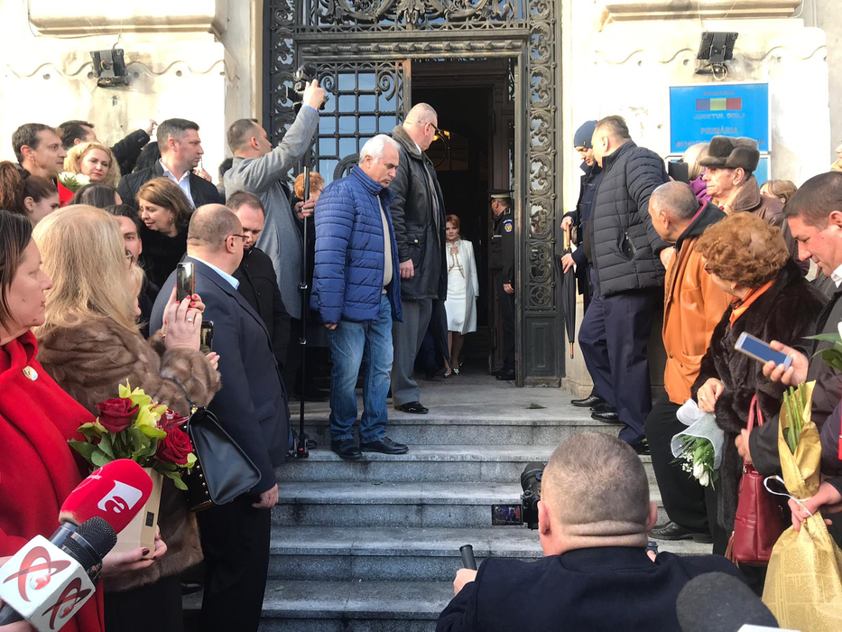 Primele imagini cu Lia Olguța Vasilescu mireasă. Cum s-a îmbrăcat