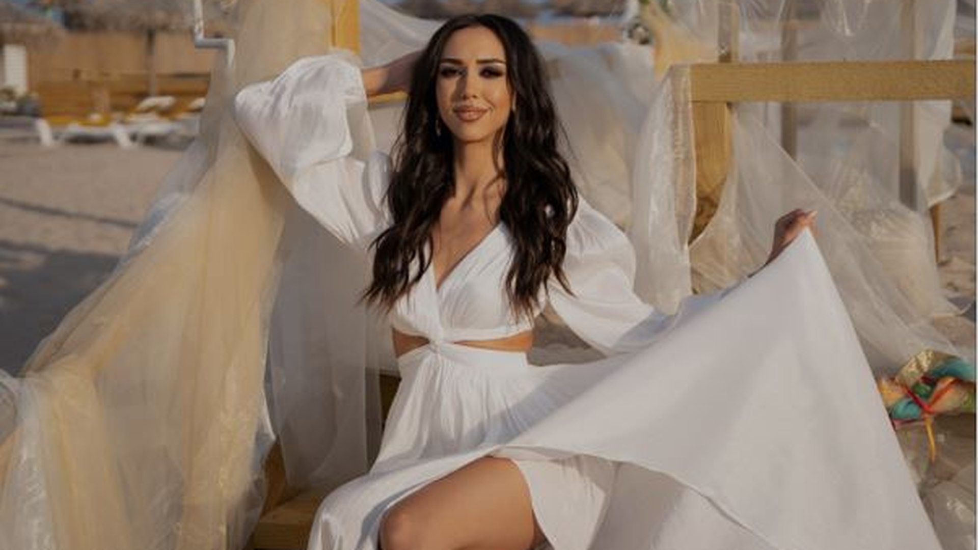 Jessie Baneș, moderatoarea Gold FM, a lansat o nouă piesă: ”Tu ești iubirea mea!”