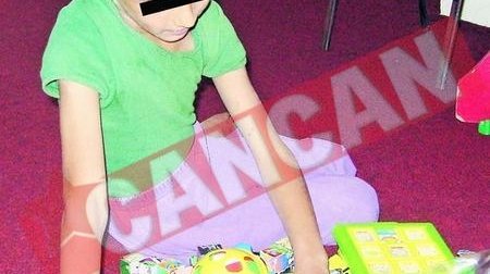 La puscarie, dupa ce si-a legat copilul in lanturi