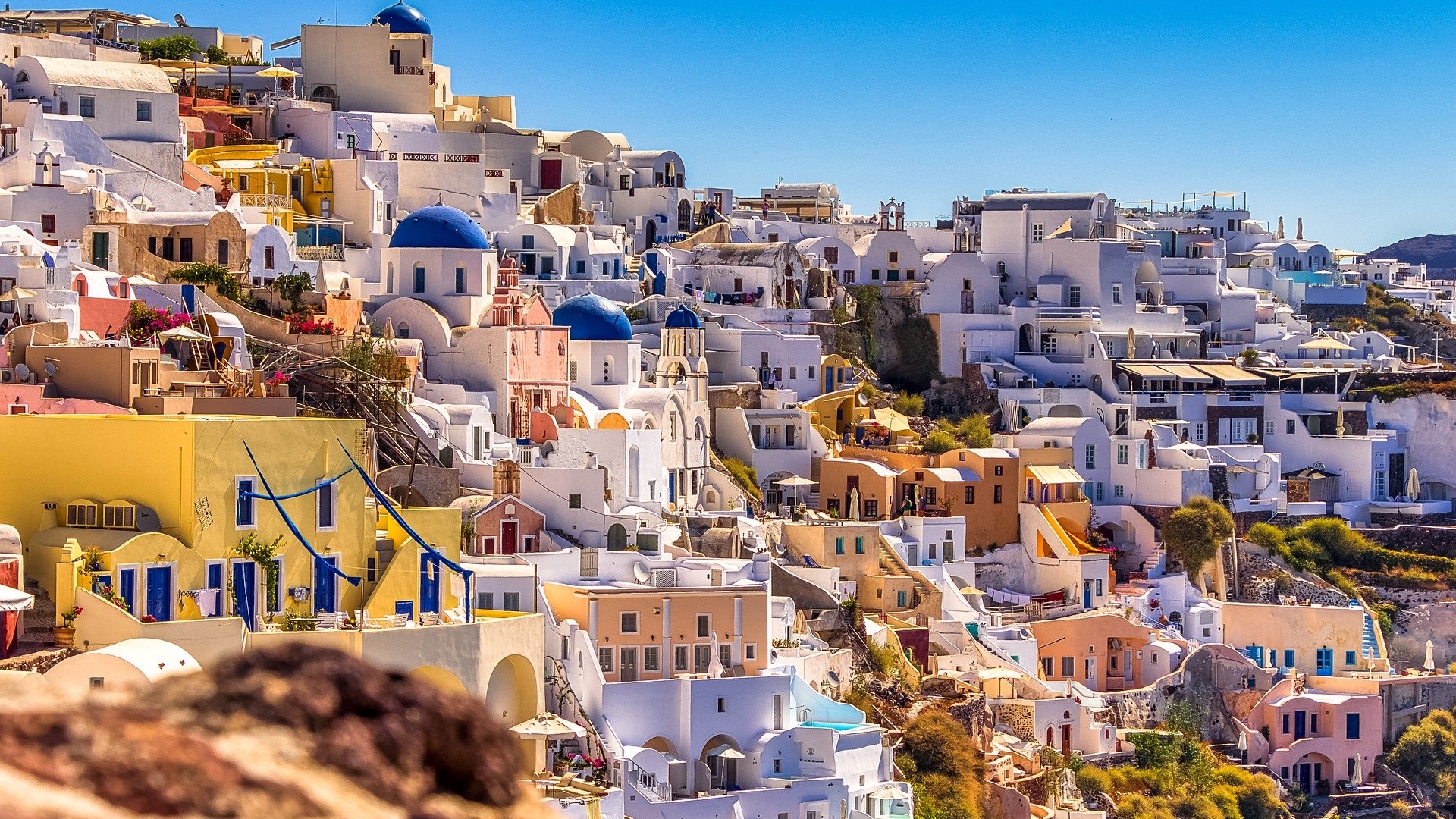 Cât trebuie să scoată din buzunar turiștii pentru o experiență de neuitat în Santorini