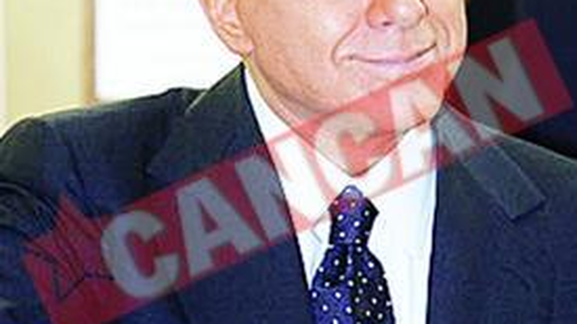Versace intra in politica