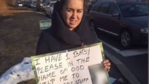 O româncă stabilită în SUA i-a șocat pe polițiști. Cerșea în plină stradă, deși... Situație incredibilă!