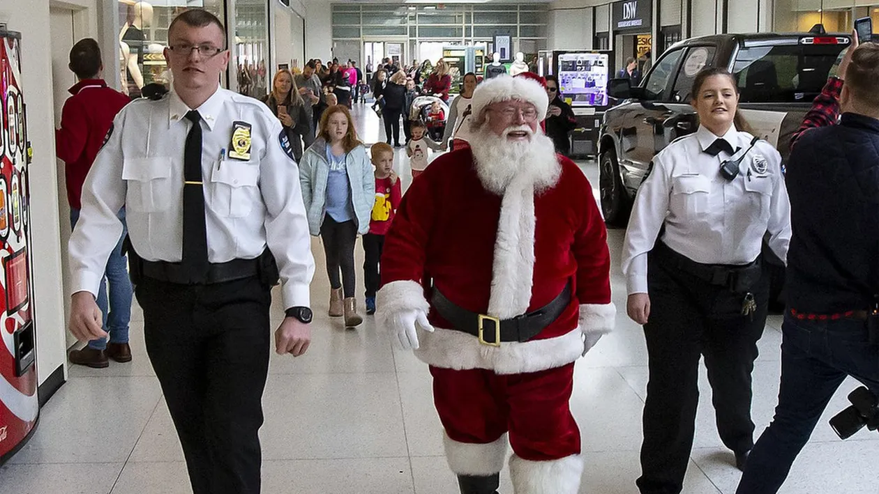Am aflat salariul lui Moș Crăciun! Câți lei primește un Moș Crăciun din mall-urile din București