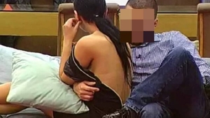 Scene obscene la "Mireasă pentru fiul meu"! Doi concurenţi au fost surprinşi în ipostaze intime