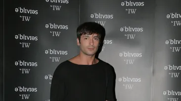 Radu Valcan, unde ai lasat-o pe Adela?! Actorul a aterizat ca munsca-n lapte la un eveniment monden de top...