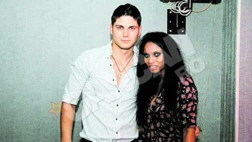 Laurette a primit 700 de euro ca sa distreze invitatii timp de doua ore! Inchiriata la tara, la ziua unui tanar