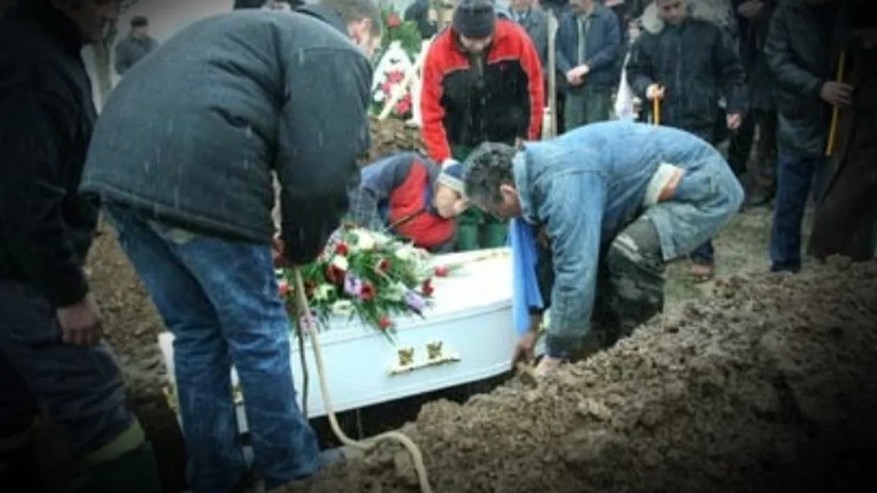 A inviat cand era inmormantata! Povestea tragica a unei tinere din Neamt, care l-a cutremurat pana si pe preot! Ce i-a zis acestuia