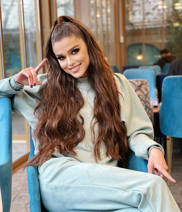 Theo Rose vorbeşte despre relaţia toxică prin care a trecut: „La focul acela aprins, eram în stare să fac multe chestii”