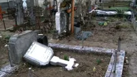 Un bărbat din Craiova a murit strivit de o cruce, într-un cimitir