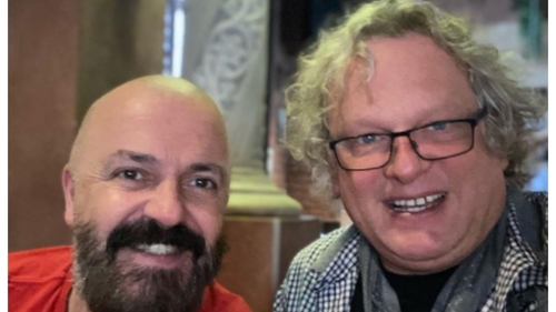 Leonard Miron, vizită în România alături de iubitul său + Fostul prezentator TV e nerăbdător să facă pasul cel mare: "Trebuie să urgentăm căsătoria"