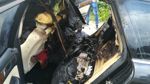 INTERVENTIE DE URGENTA A ELICOPTERULUI SMURD. DOI BARBATI AU SUFERIT ARSURI DUPA CE POMPA DE BENZINA A UNEI MASINI A EXPLODAT