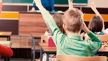 Părinții vor fi obligați să meargă la cursurile copiilor!