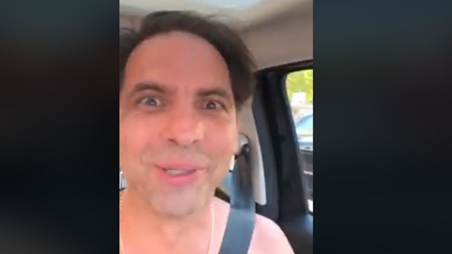 Suporterii francezi „i-au făcut praf” mașina lui Dan Negru, în Paris: „O minge umplută cu aer excită națiuni!”