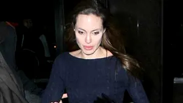 Angelina Jolie si tatal sau, din nou in relatii bune! Au fost fotografiati in Venetia!