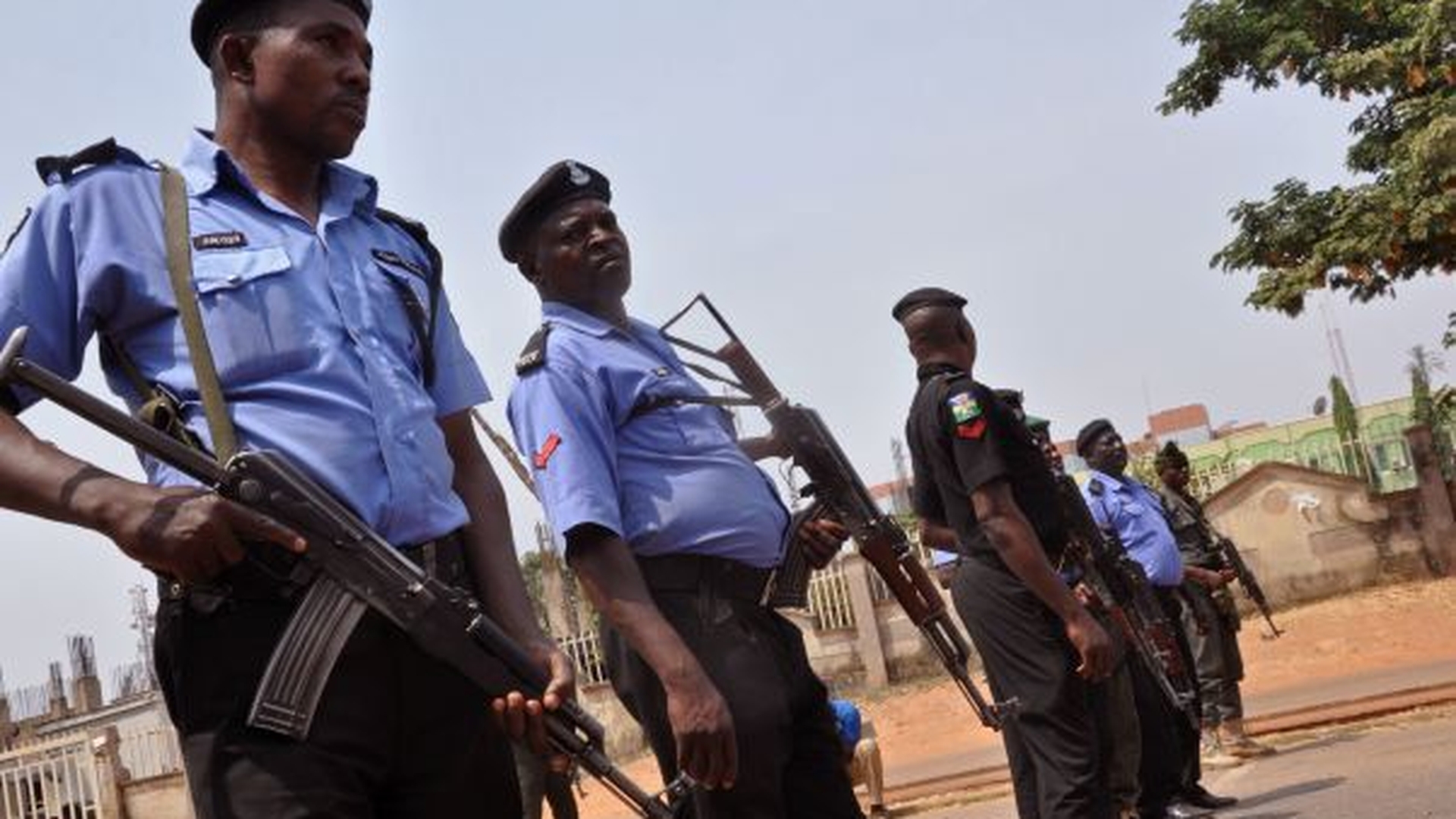 MAE, reacţie la cazul marinarului român răpit în Nigeria: Celulă de criză cerută de Meleşcanu