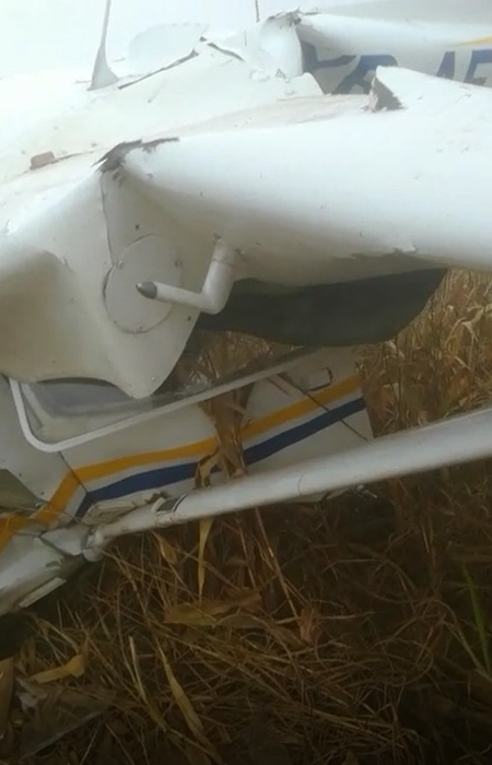 Avionul a fost distrus