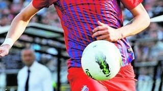 Asistenta TV si fotbalistul au ajuns la un pact. Cruduta are voie in club, "Nila" poate iesi cu colegii!