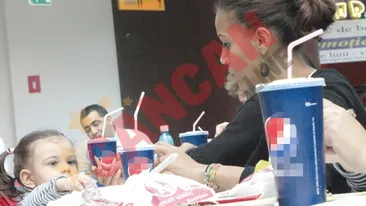 Desiree si-a dus fetita la fast-food