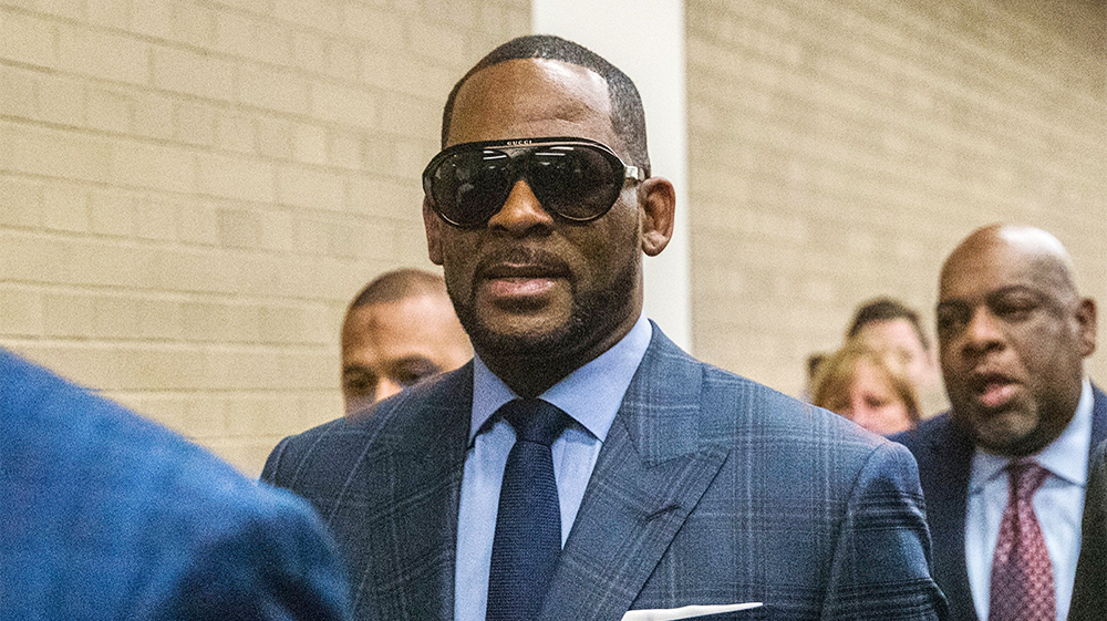R.Kelly rămâne în închisoare. Avocatul său spune că artistul nu știe să citească