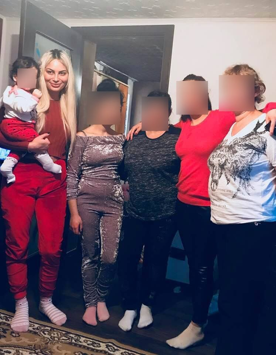Cristina a dat petrecere mare pentru a sărbători divorţul de Nicolae Guţă! Nu s-a uitat la bani şi a cumpărat zeci de cadouri pentru familia ei