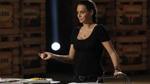Casnica siliconata de la Masterchef a implinit ieri 25 de ani! Uite cate cadouri i-a facut sotul!