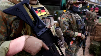 O stare de spirit „schizofrenică”. Puterea militară tot mai mare a Germaniei reaprinde vechi temeri în Franța