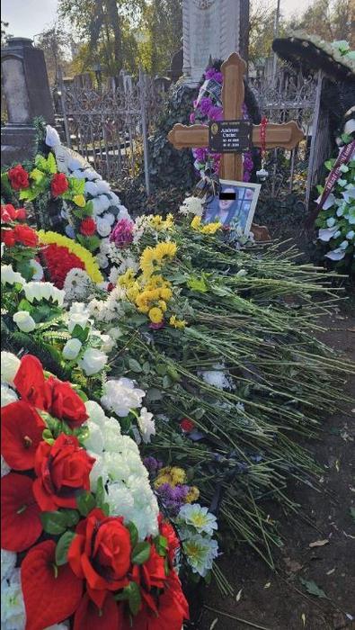 Imaginile durerii la înmormântarea Andreei Cuciuc. Ce a apărut la locul de veci al fetei de 17 ani