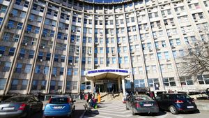 Momente de groază la Constanța. O asistentă de la Spitalul Județean țipa la pacientă în timp ce o obligă să ia un medicament. VIDEO