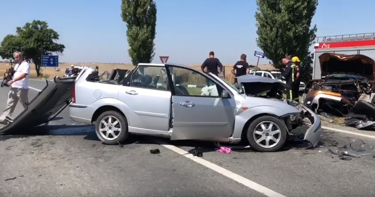 Accident cumplit în Arad! 4 răniți, printre care și un copil. A fost solicitat elicopterul SMURD