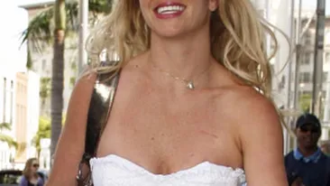 Britney Spears cere sfaturi astrologilor