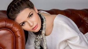 Prima poză cu Monica Gabor, după ce şi-a reactivat pagina de Facebook! Se răsfaţă în lux, dar îi e dor de simplitatea de la Bacău