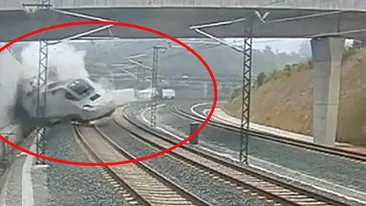 VIDEO Imagini greu de privit! Vezi momentul in care trenul din Spania a deraiat si s-a izbit violent de zid