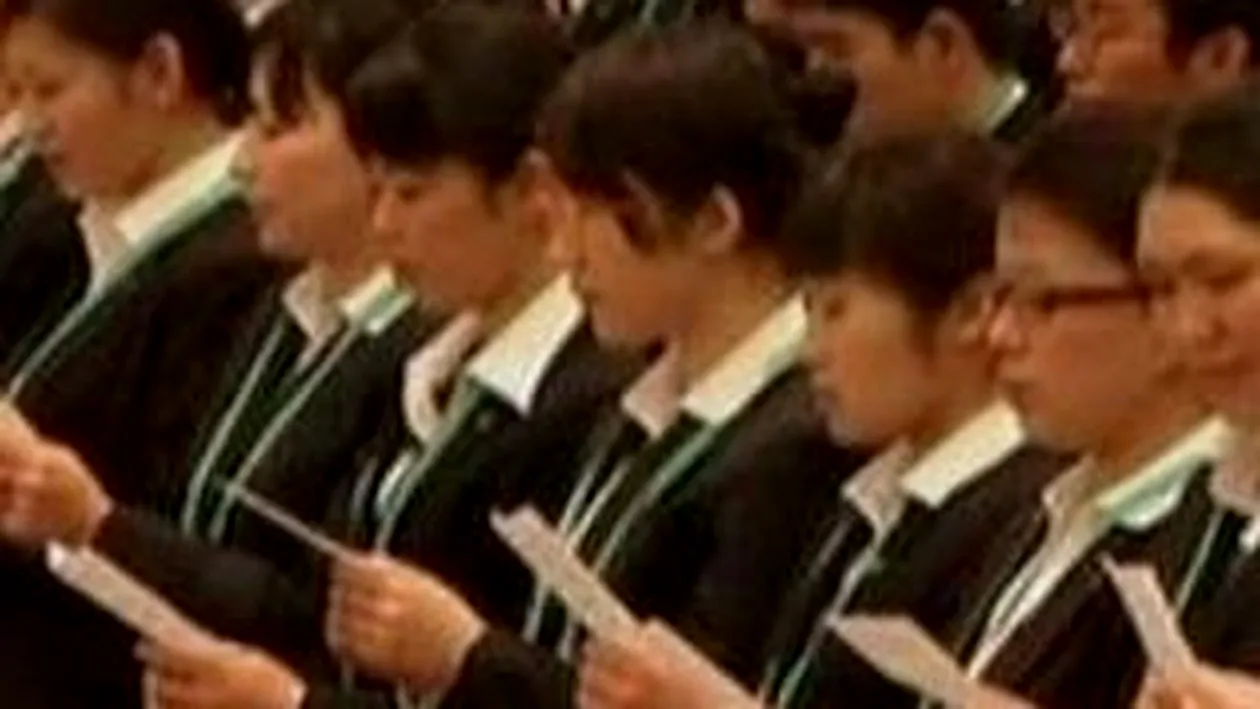VIDEO VEZI AICI cum decurge ritualul initierii pentru tinerii angajati in Japonia