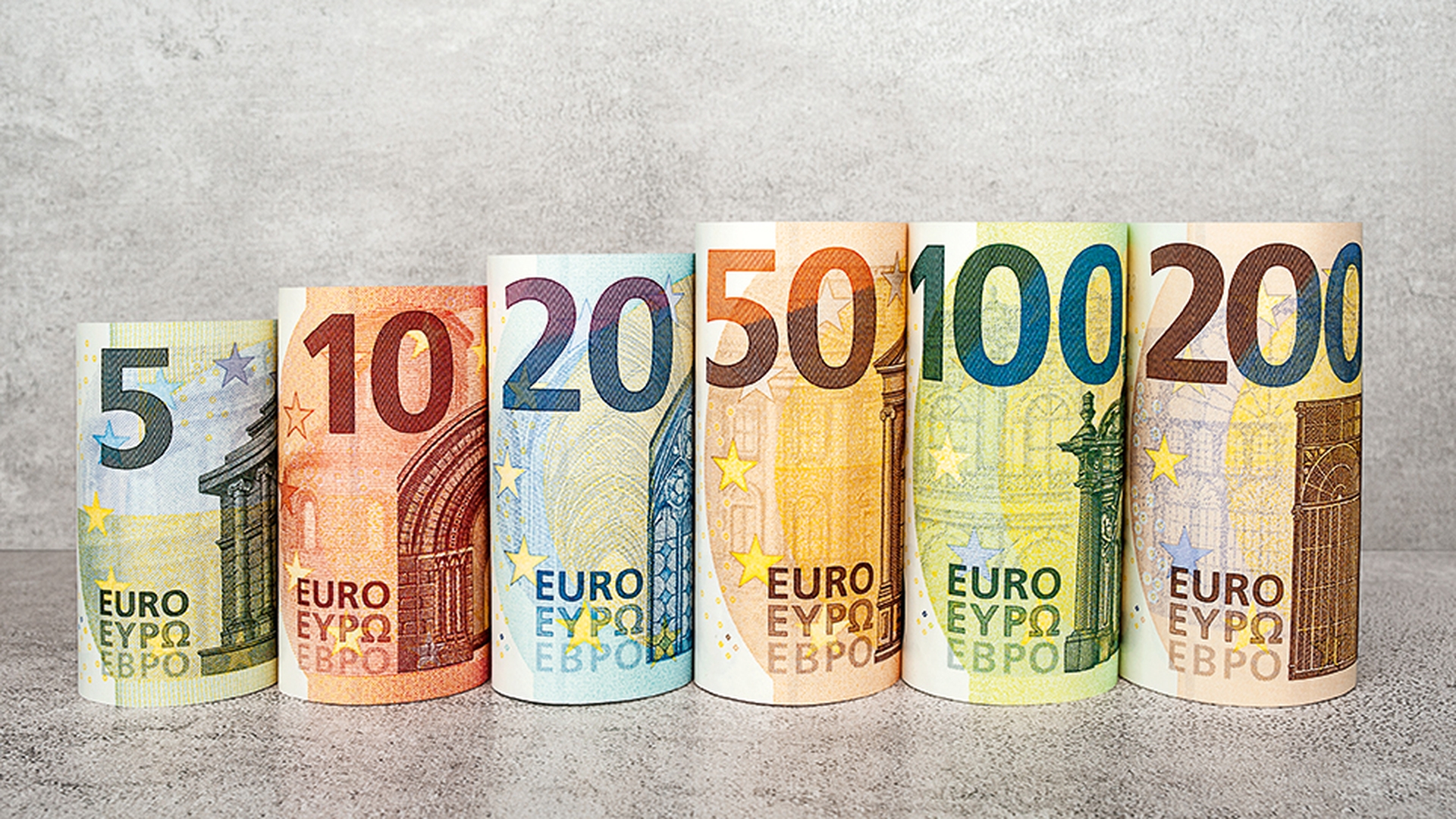 Apar două noi bancnote! Vor putea fi folosite și în România